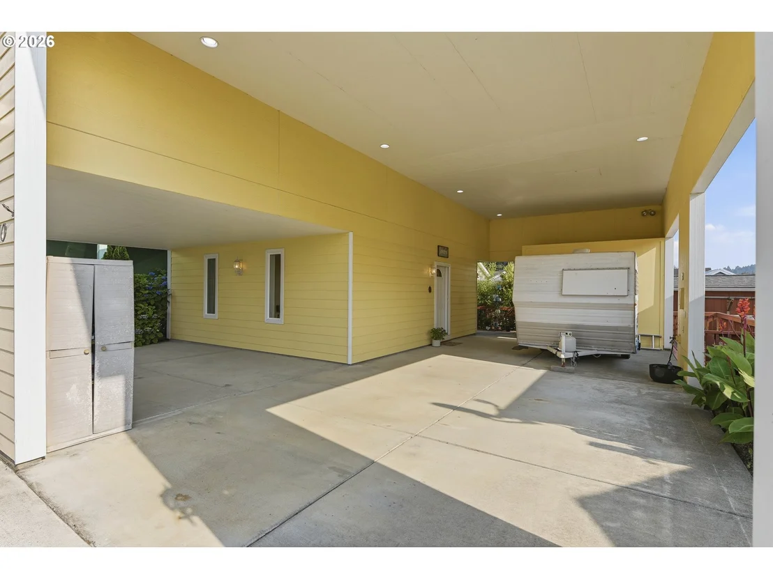 Photo of 10 PINE LN