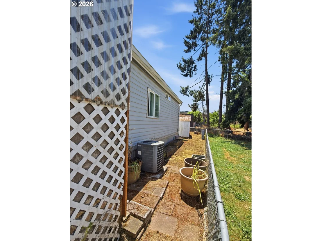 Photo of Unit 39 at 2145 31ST ST