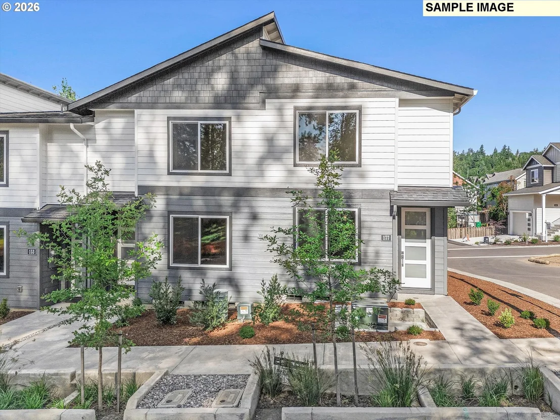 Photo of 153 NW MAWRCREST AVE