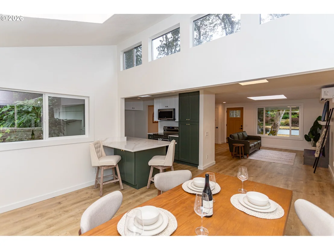 Photo of 395 E 46TH AVE