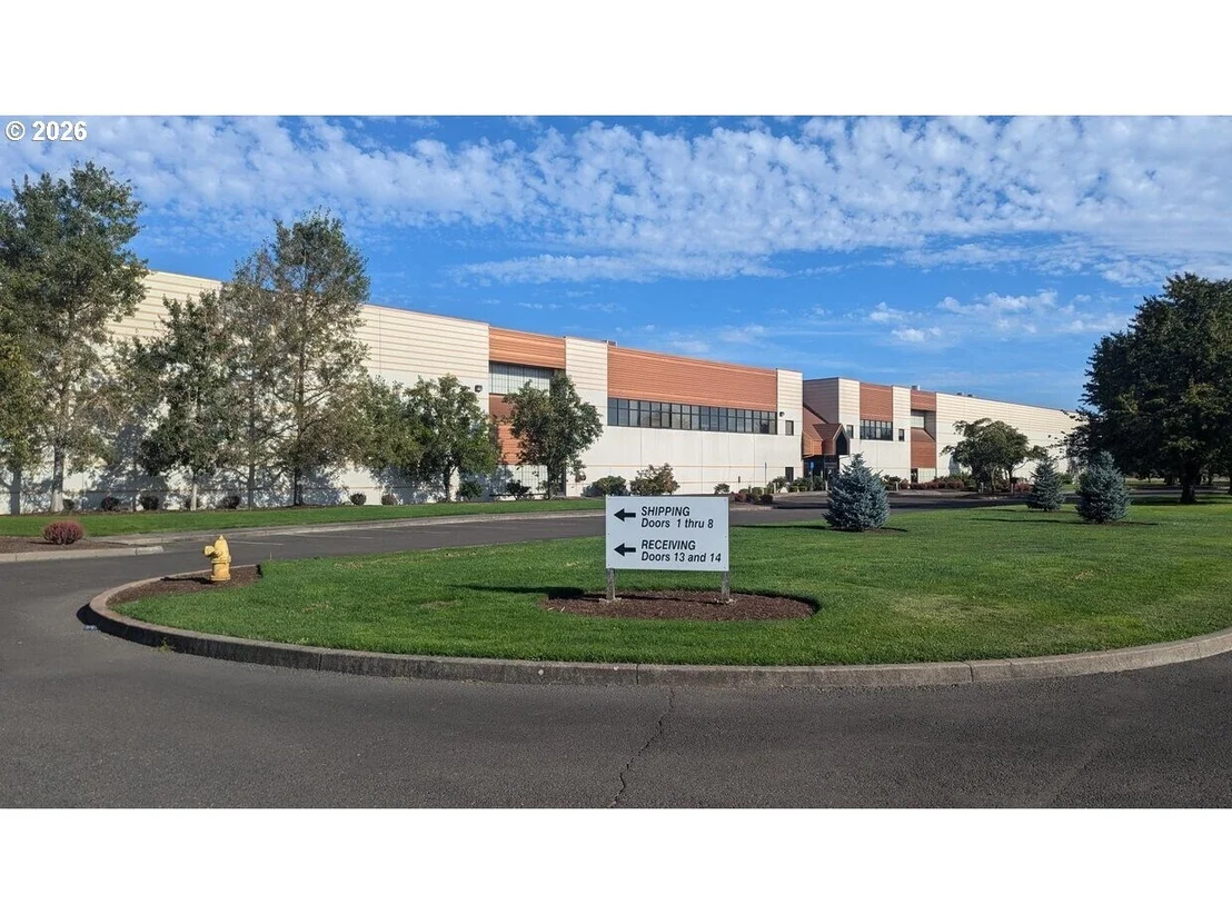 Photo of 585 AIRPORT RD