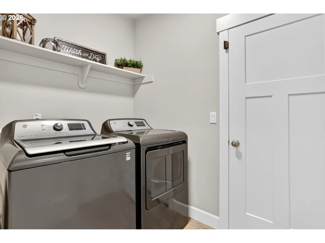 Photo of 1094 NE REGAN HILL LOOP