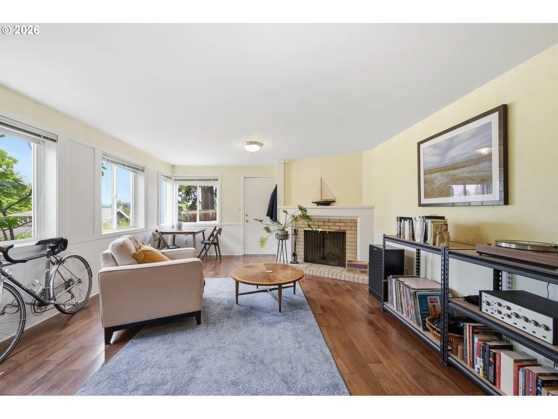 Photo of 28 W 22nd AVE