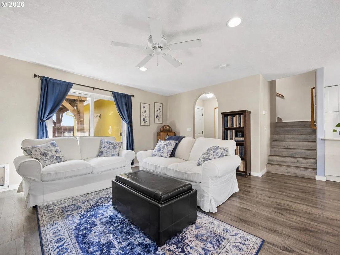 Photo of 644 SE MYRTLEWOOD PL