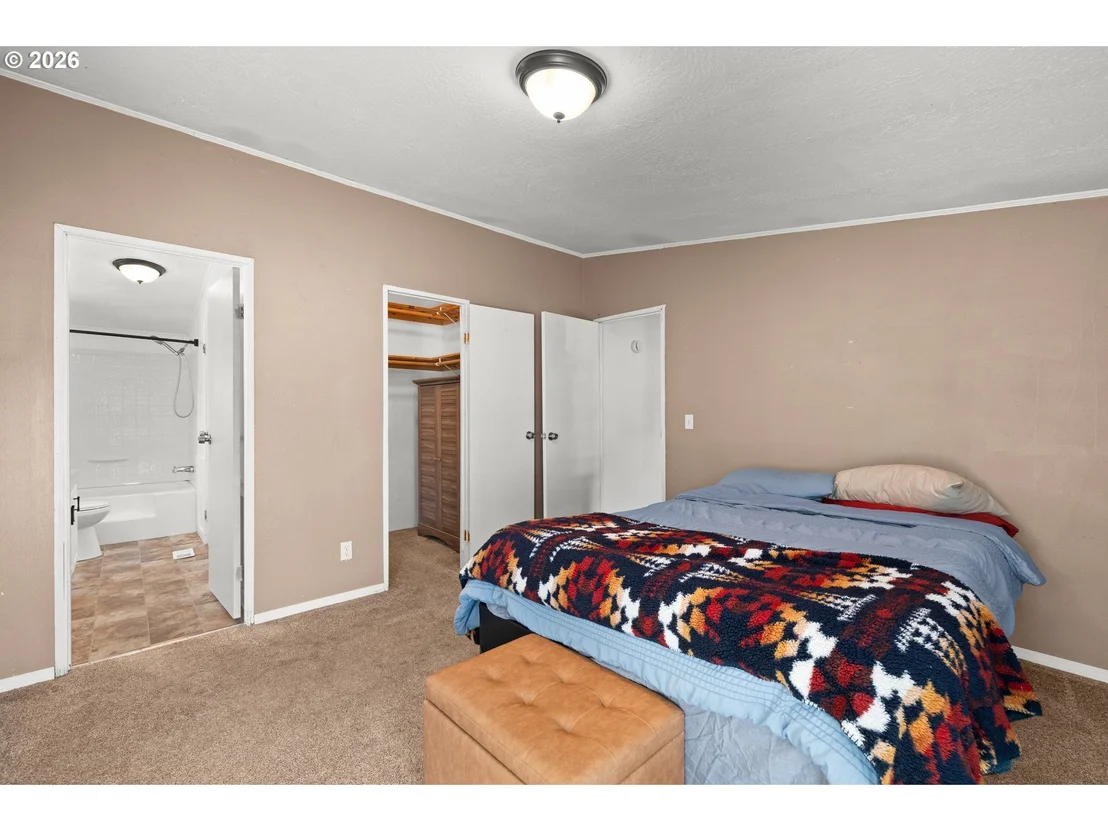 Photo of Unit 17 at 1819 SE ORIENT DR