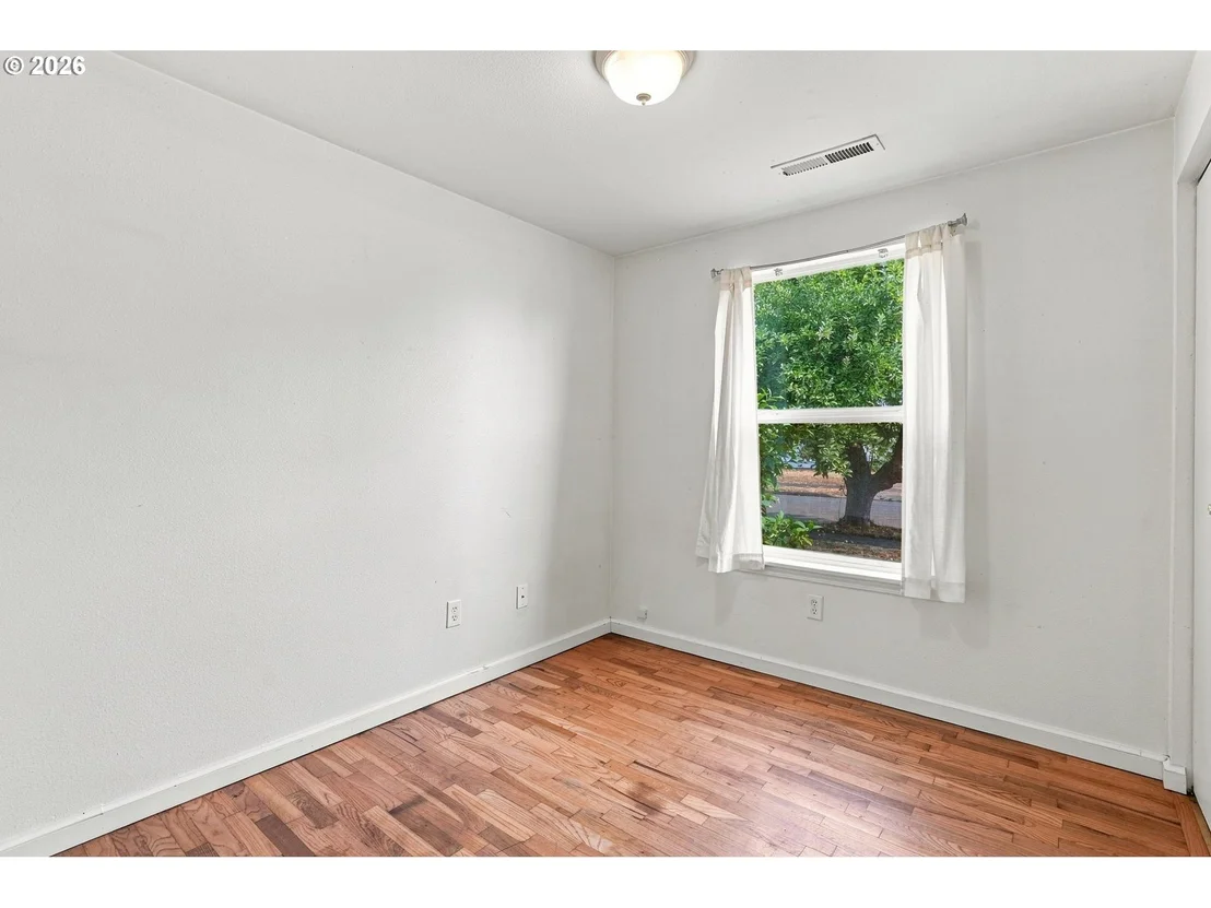 Photo of 1219 PLEASANT ST