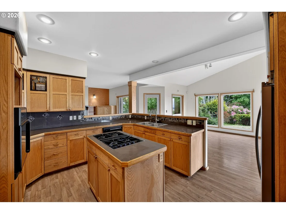Photo of 720 KINGS AVE
