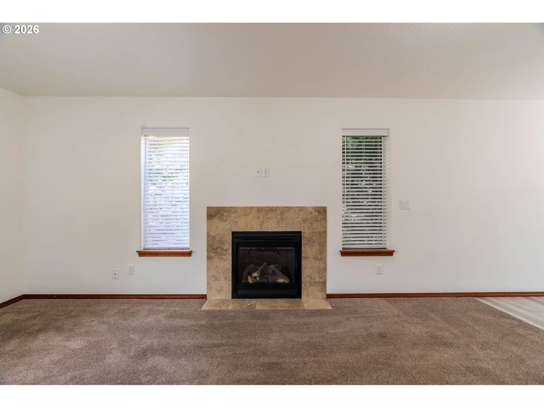 Photo of 2013 NW BELLA VISTA DR