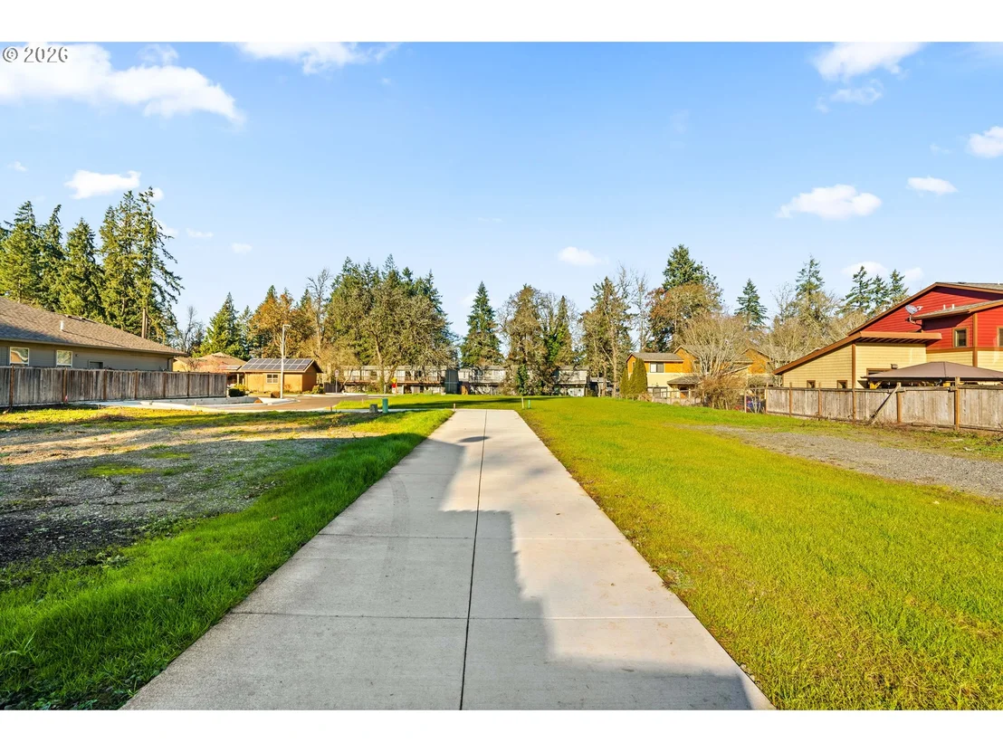 Photo of Unit LOT4 at Cal Young RD