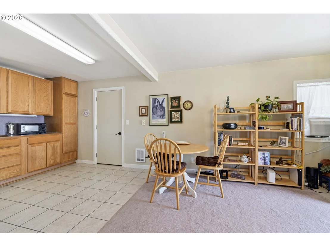 Photo of 1385 PARKER ST