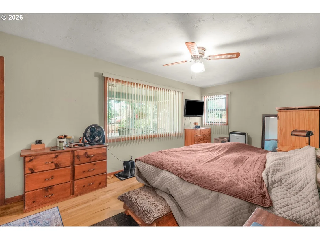 Photo of 230 PARK DR
