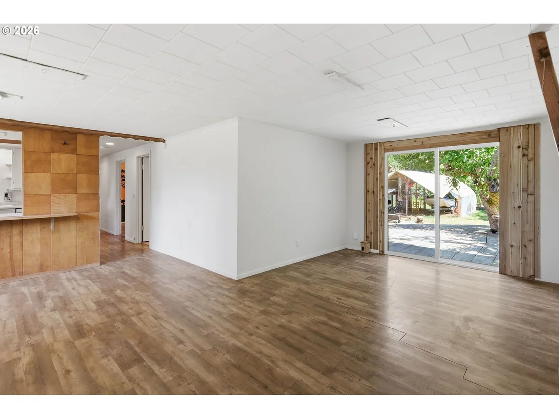 Photo of 605 KOURT DR
