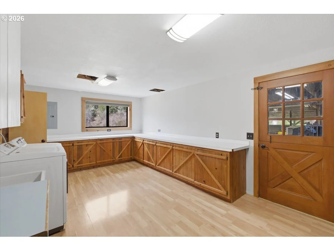 Photo of 40875 PEOPLES DR