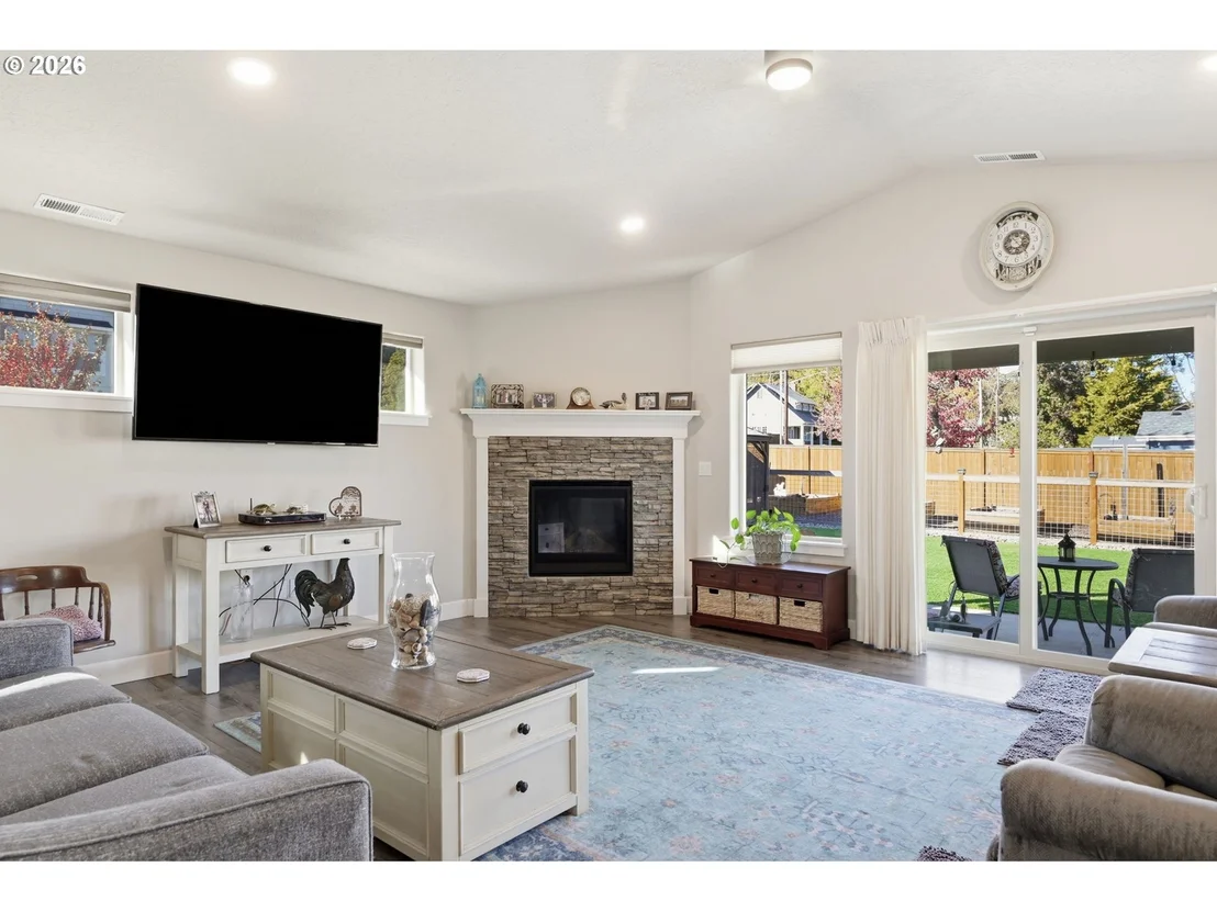 Photo of 975 ALDRICH WAY