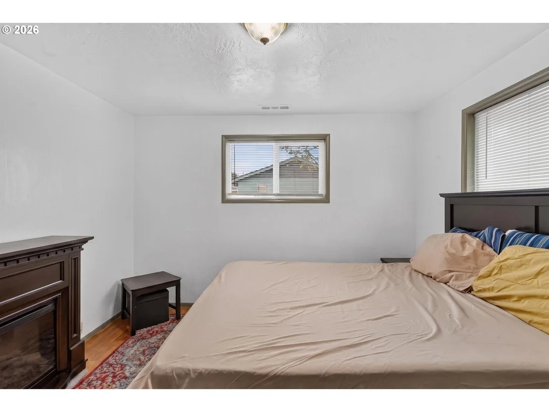 Photo of 447 MAXWELL RD