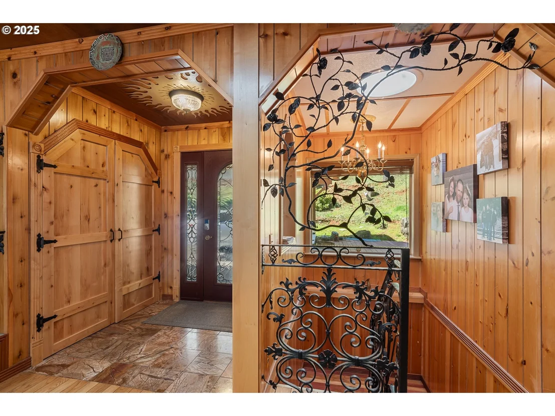 Photo of 520 BRIMSTONE RD