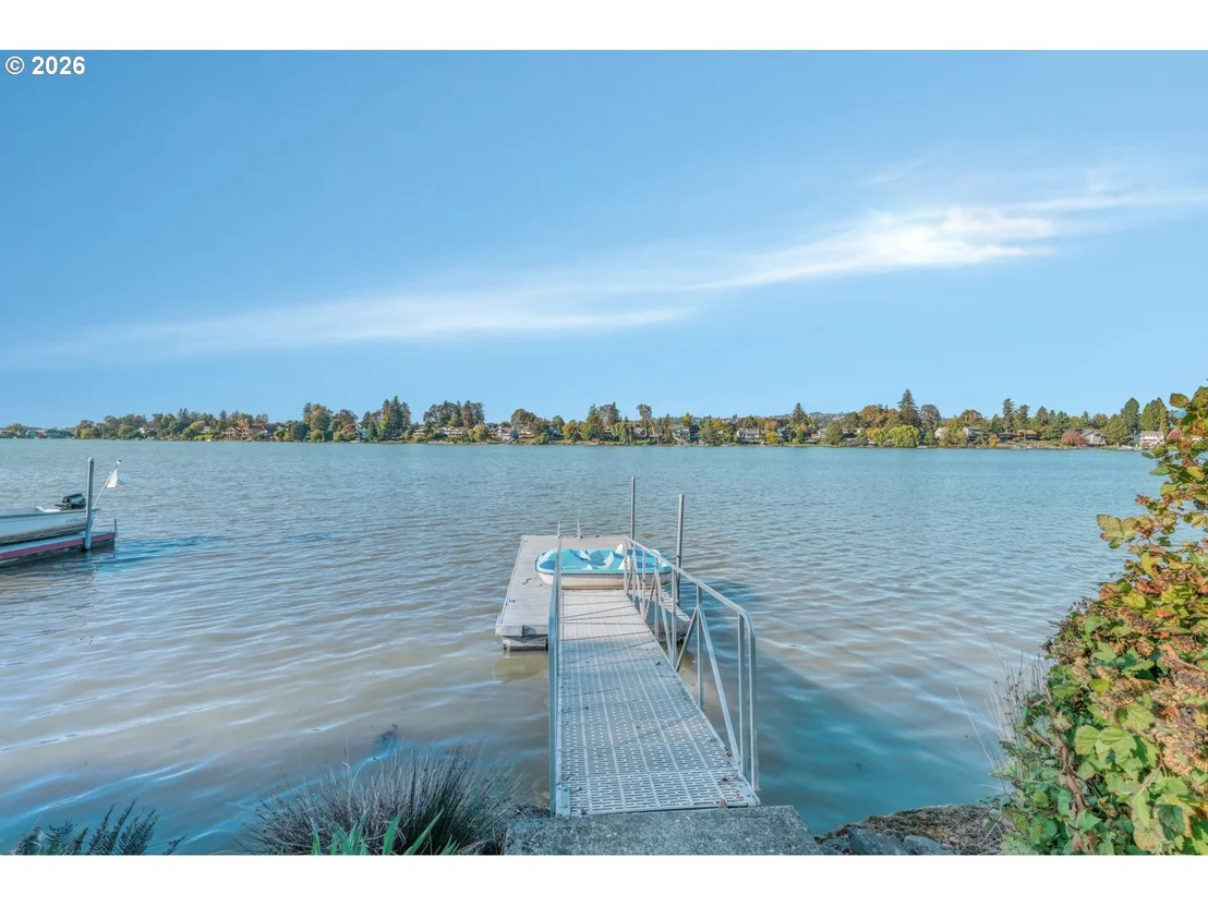 Photo of 21223 NE SHORE DR