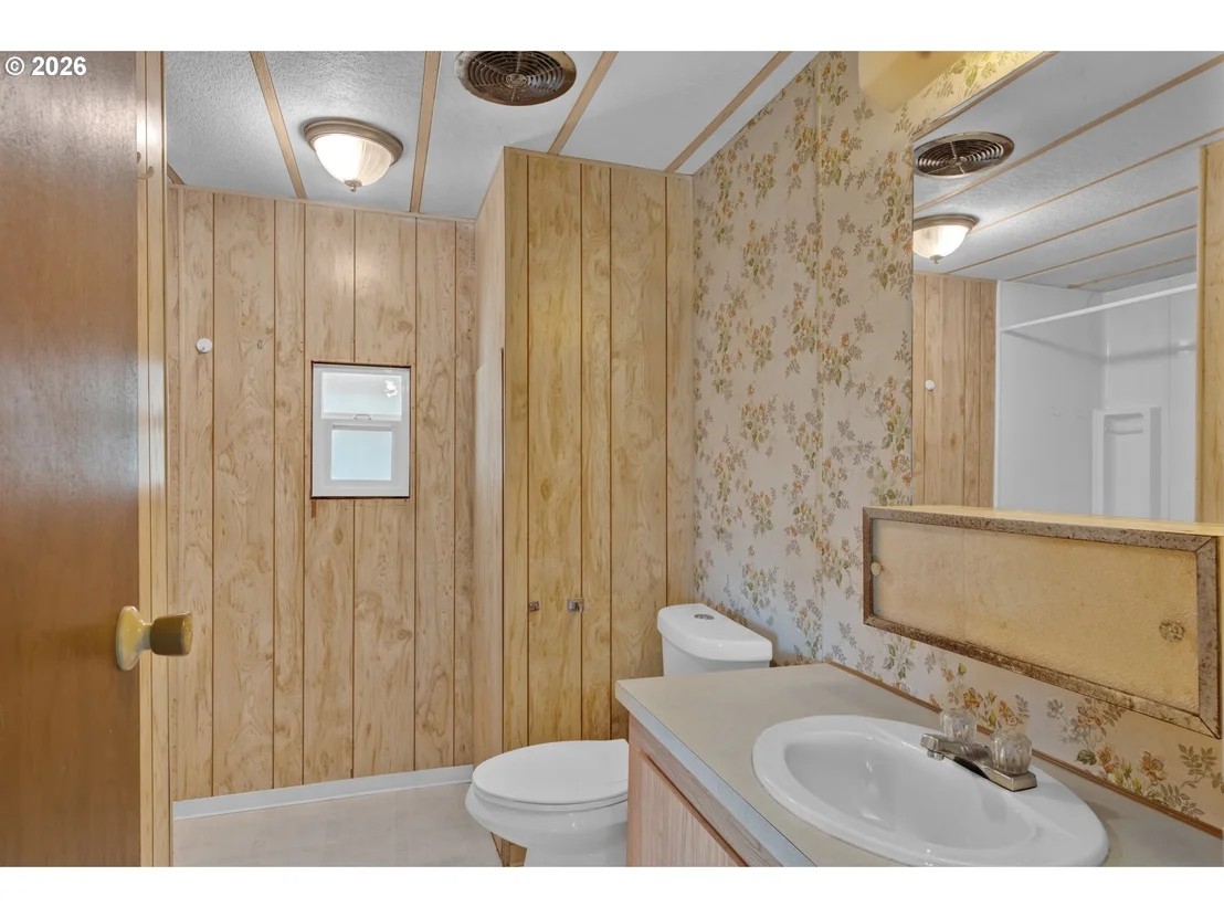 Photo of 231 CRESWOOD DR
