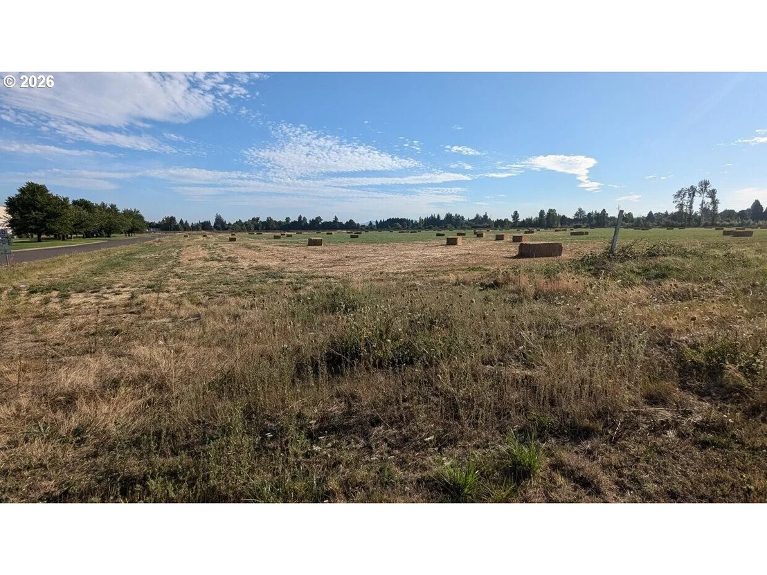 Photo of 585 AIRPORT RD