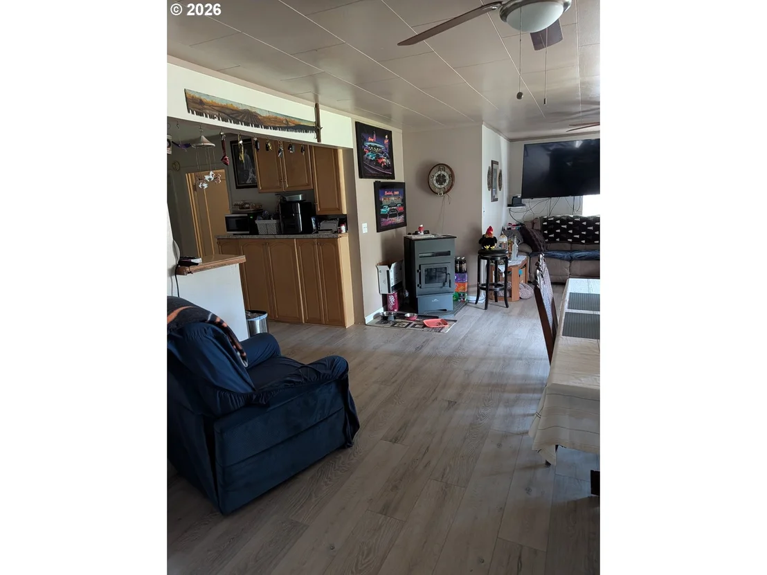 Photo of 591 NW DOUGLAS BLVD