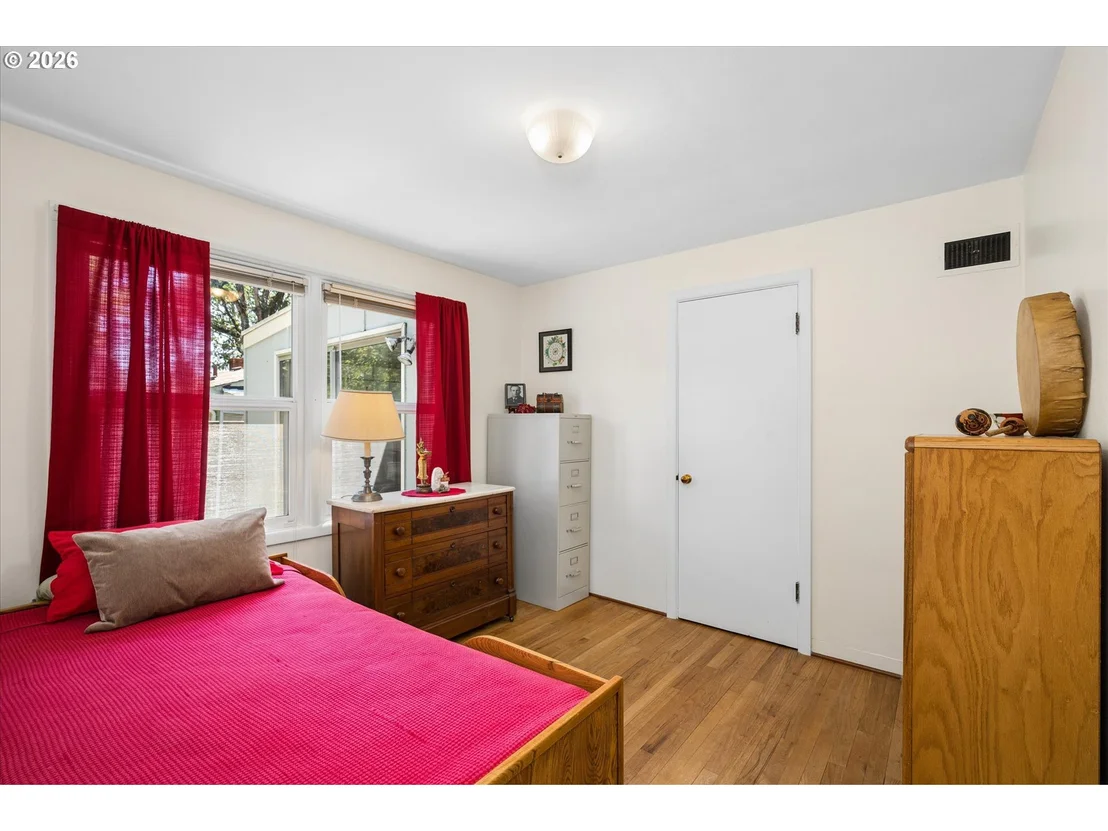Photo of 190 W 36TH AVE