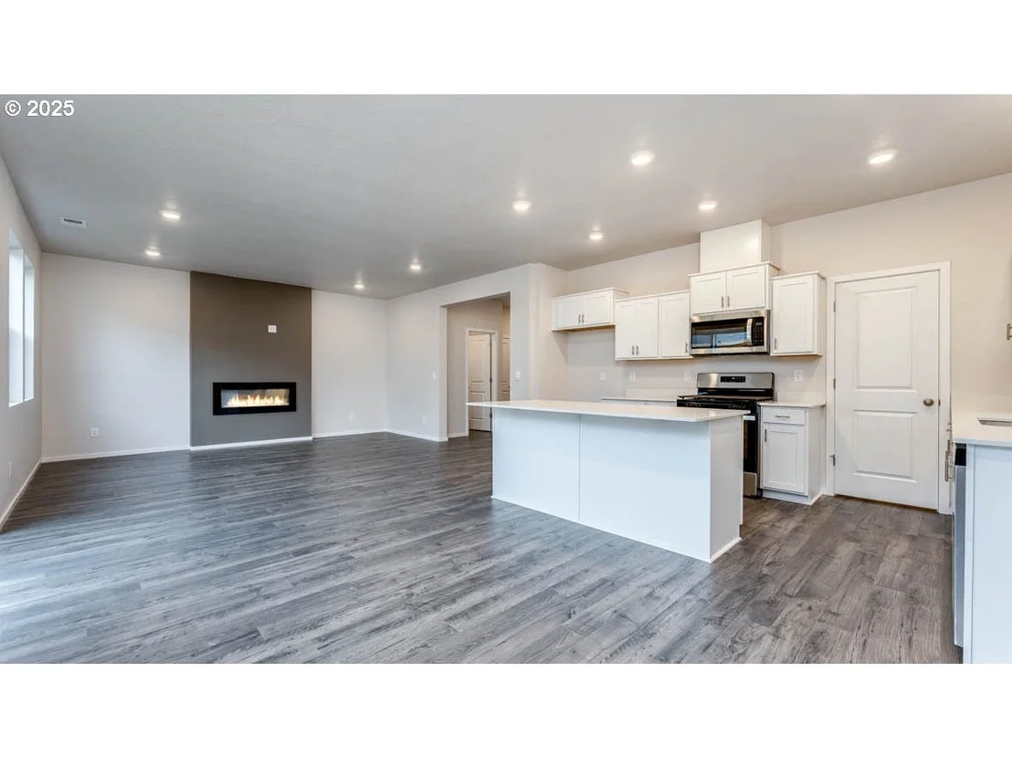 Photo of 4969 Dilling AVE NE