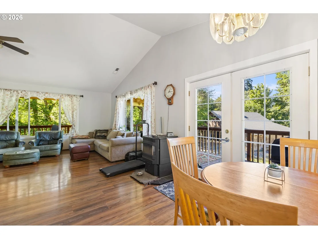 Photo of 123 BURCHARD DR