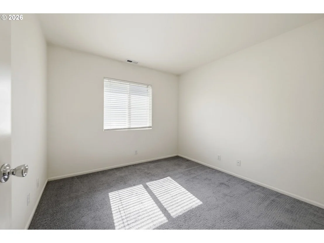 Photo of 1637 HAMLET LN