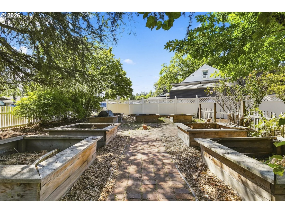Photo of 1241 DIVISION ST
