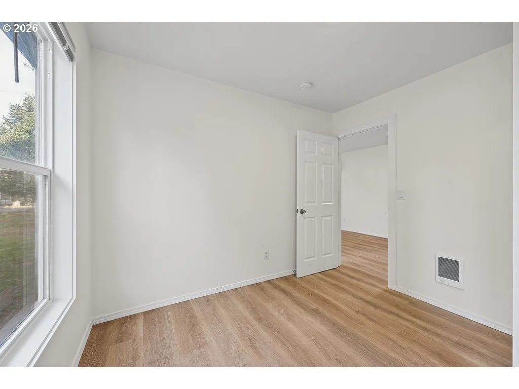 Photo of 140 HANSEN LN