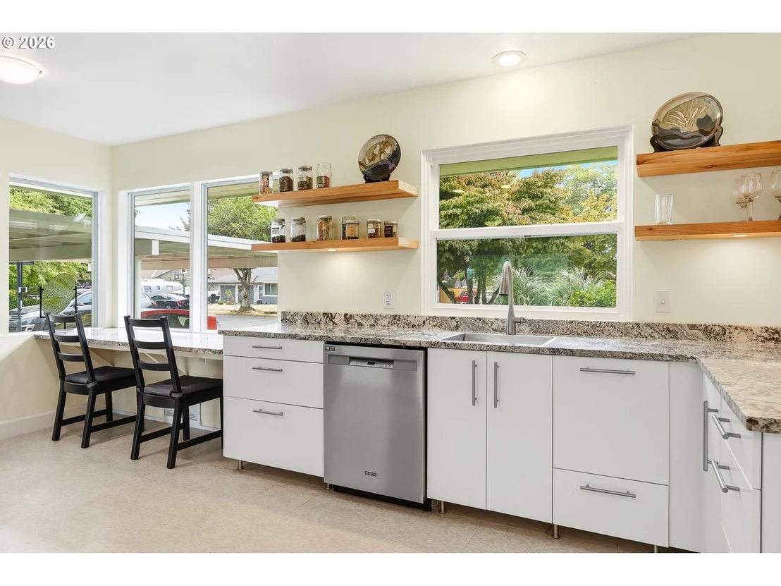 Photo of 595 DARTMOOR DR