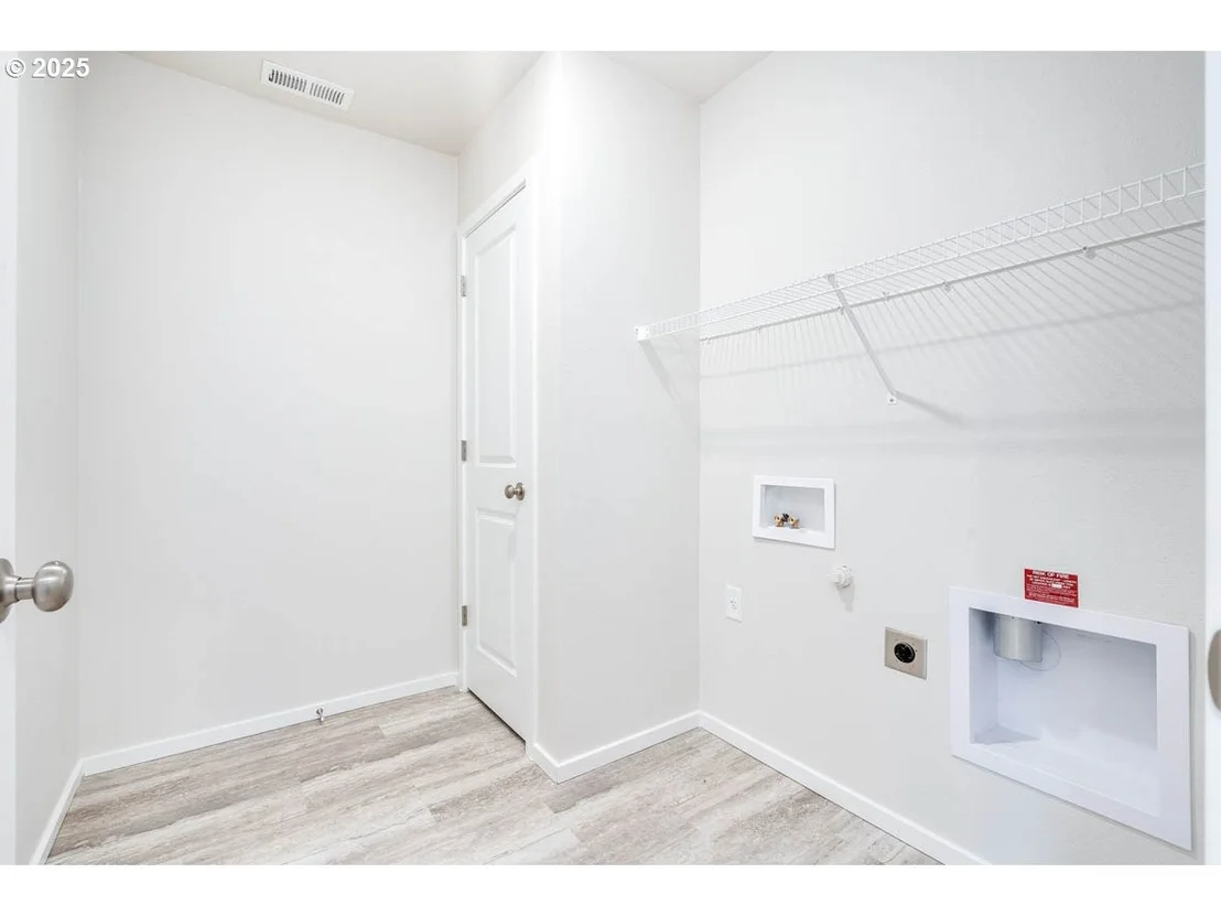 Photo of 422 Reno ST NE