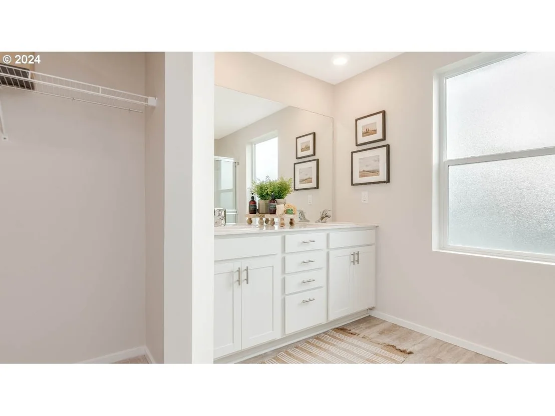 Photo of 455 Pietro ST NE