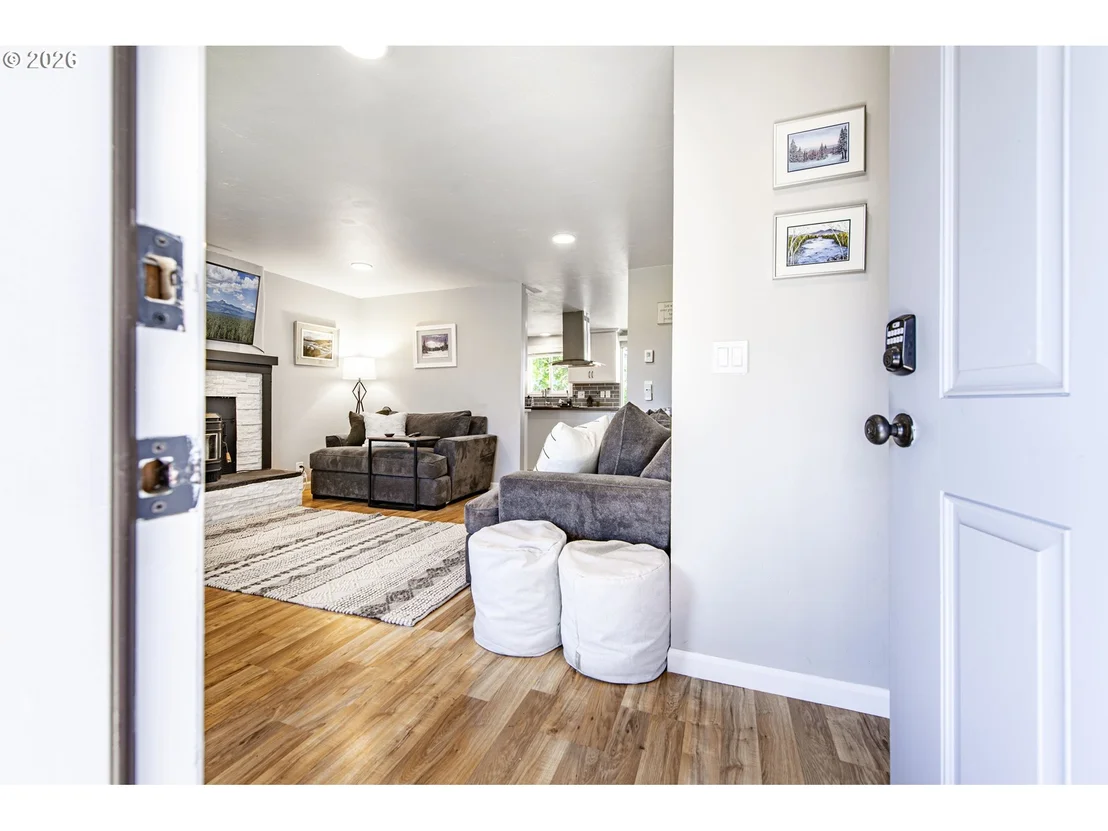 Photo of 5621 CODY AVE