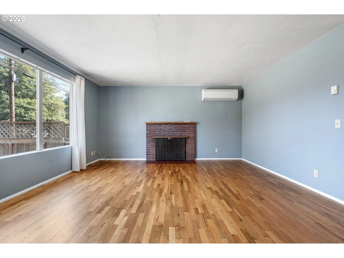 Photo of 130 E 31ST AVE