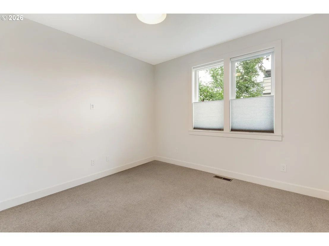 Photo of 2424 NW CROSSING DR