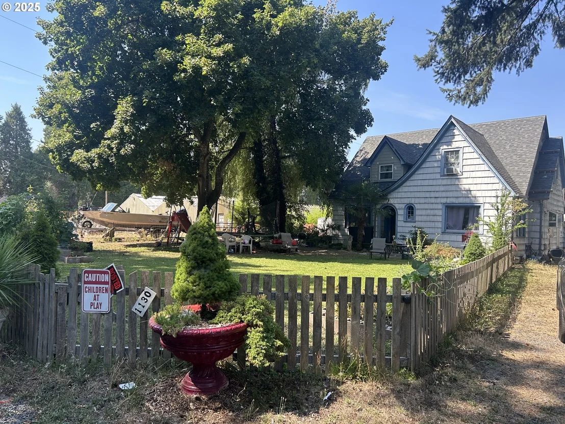 Photo of 1130 Anderson LN