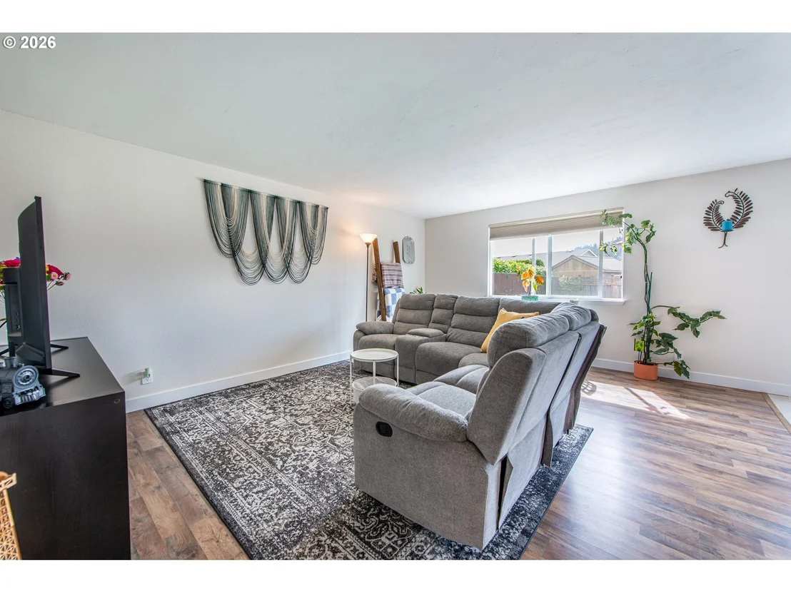 Photo of 1121 CEDAR PL