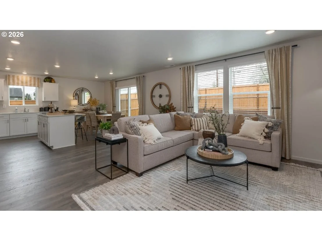 Photo of 502 Redmond ST NE