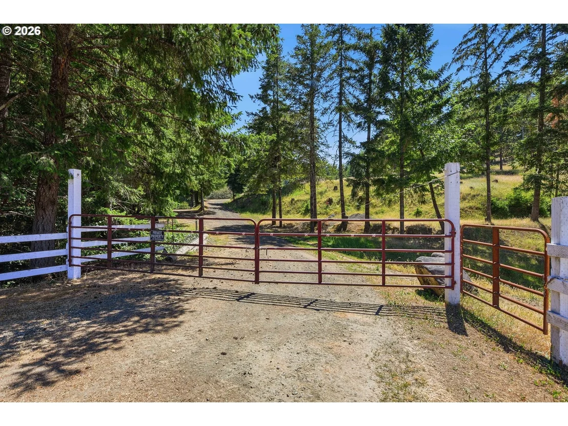 Photo of 1060 MURDOCK DR