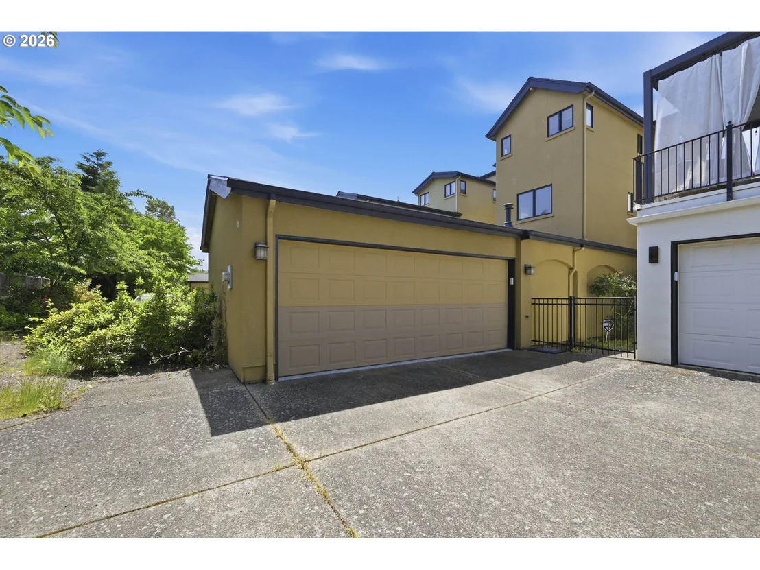 Photo of 2909 LORD BYRON PL