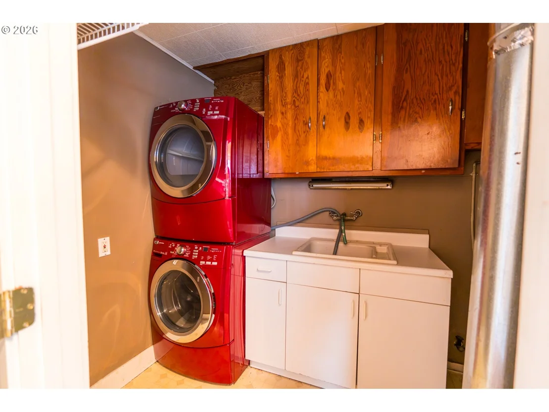 Photo of 495 20TH ST SE