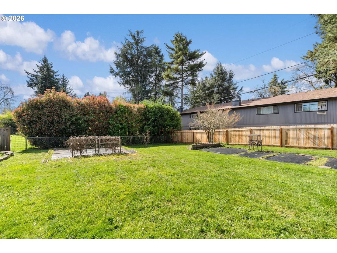 Photo of 394 CHERRY DR