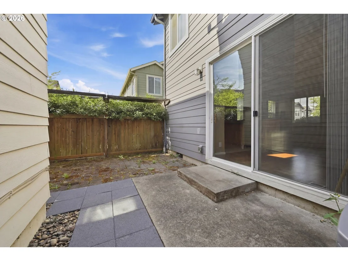 Photo of 1637 HAMLET LN