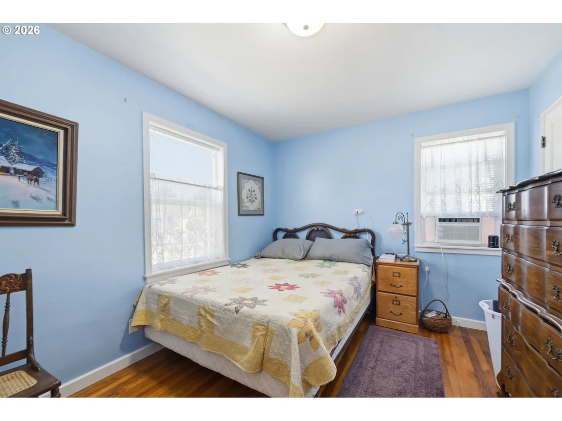 Photo of 1385 PARKER ST