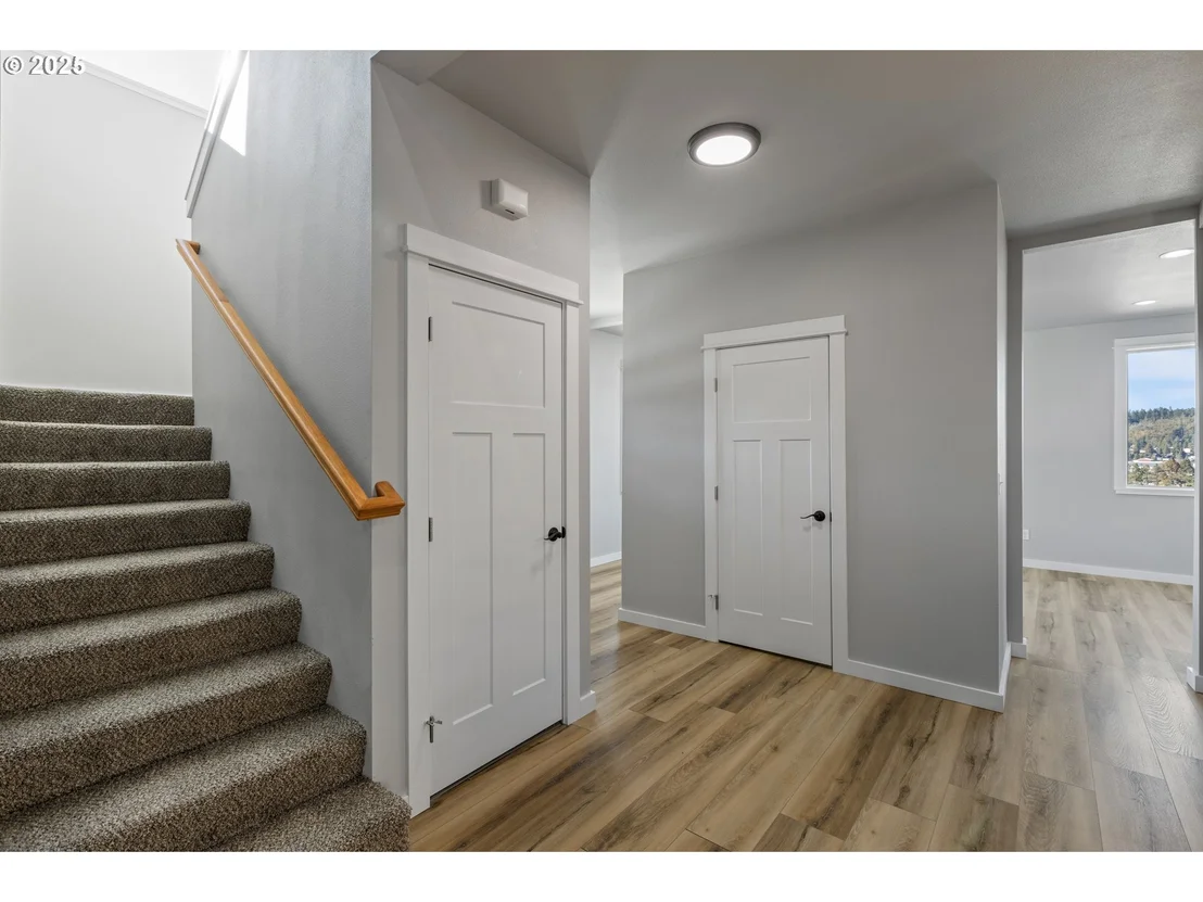 Photo of 664 BROOKS LOOP