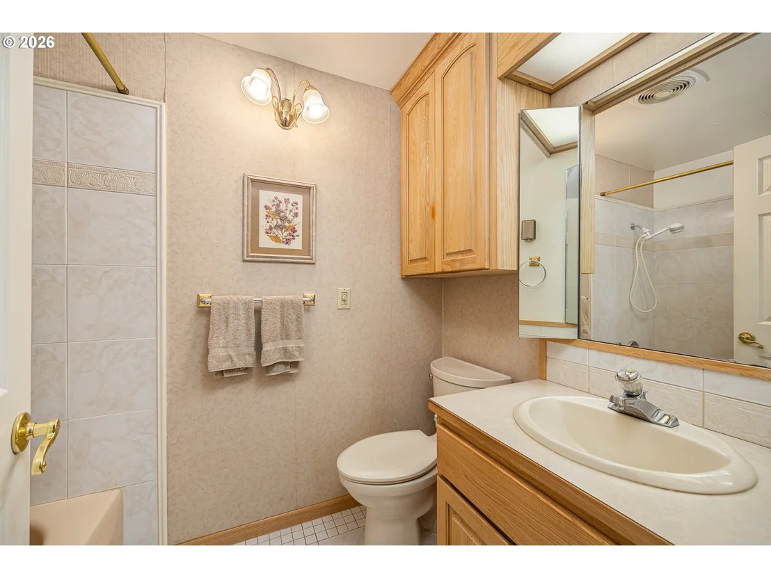 Photo of 6111 THURSTON RD
