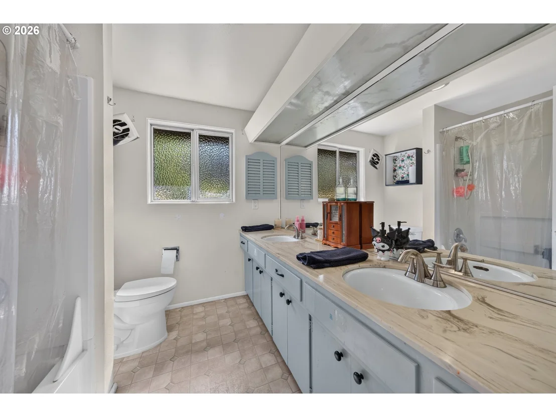 Photo of 390 HUNINGTON AVE