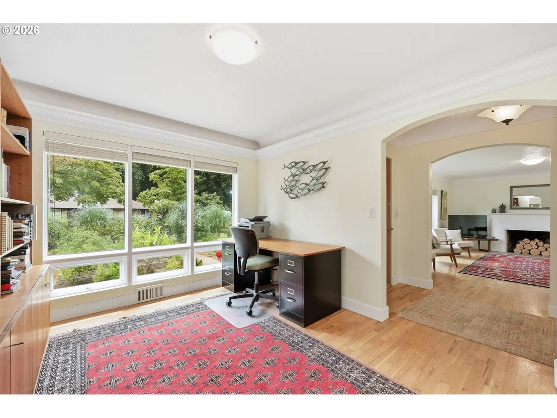 Photo of 595 DARTMOOR DR