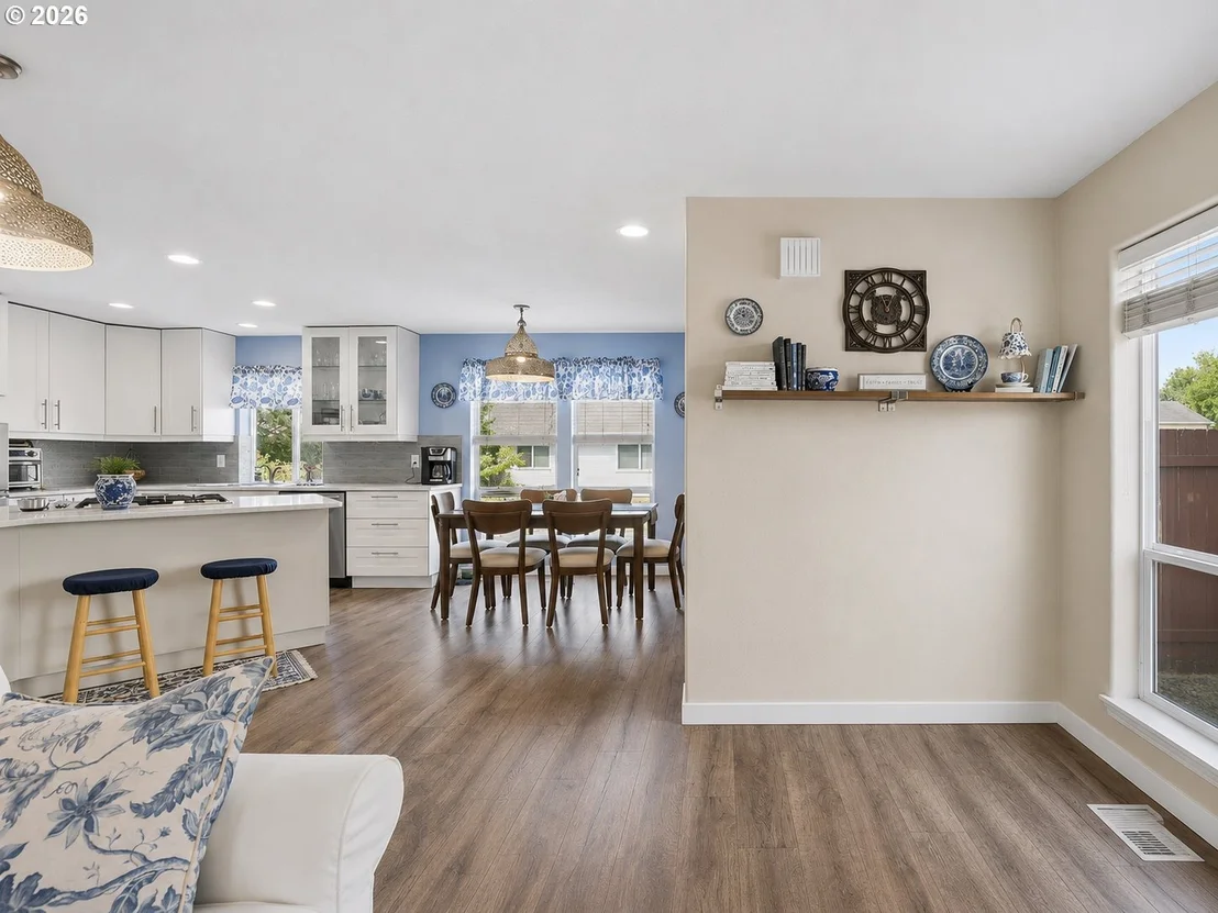 Photo of 644 SE MYRTLEWOOD PL